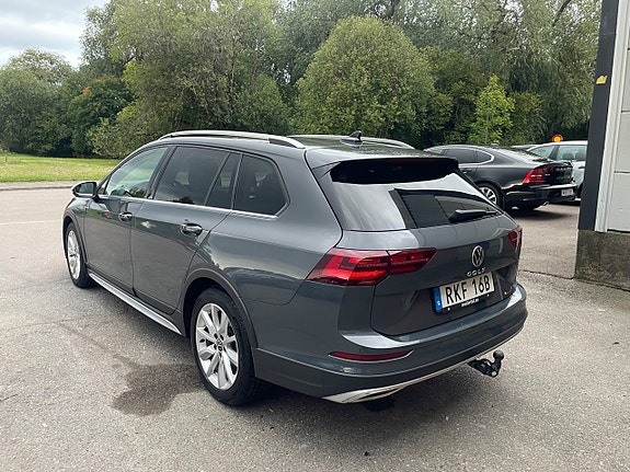 Volkswagen Golf Alltrack 9 of 23