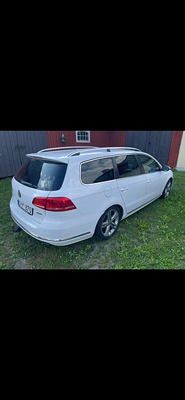 Volkswagen Passat 2 of 2