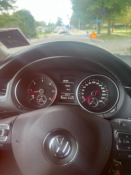 Volkswagen Golf VI 2 of 5
