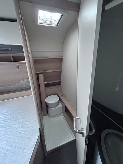 Hymer Eriba 560 Living med Barnkammare 8 of 12
