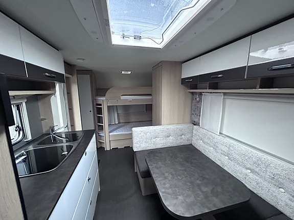 Hymer Eriba 560 Living med Barnkammare 9 of 12
