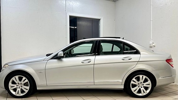 Mercedes-Benz C350 3 of 6