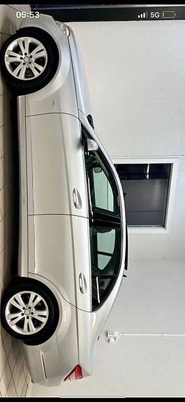 Mercedes-Benz C350 4 of 6