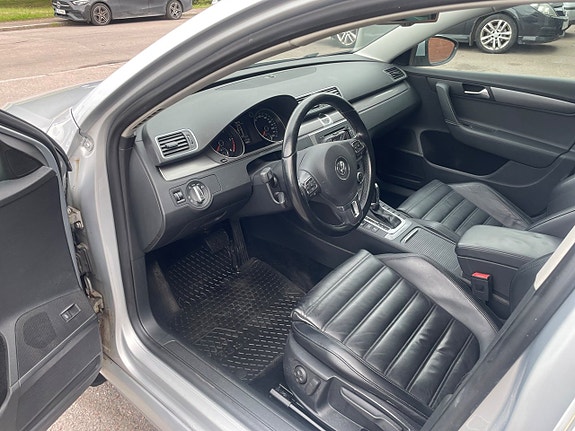 Volkswagen Passat 9 of 18