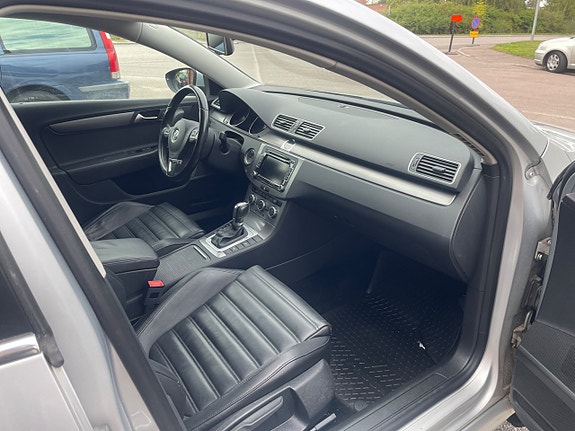 Volkswagen Passat 11 of 18