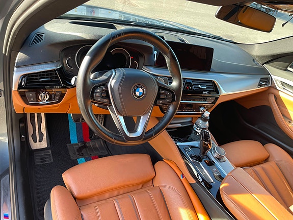 BMW 520d 4 of 11