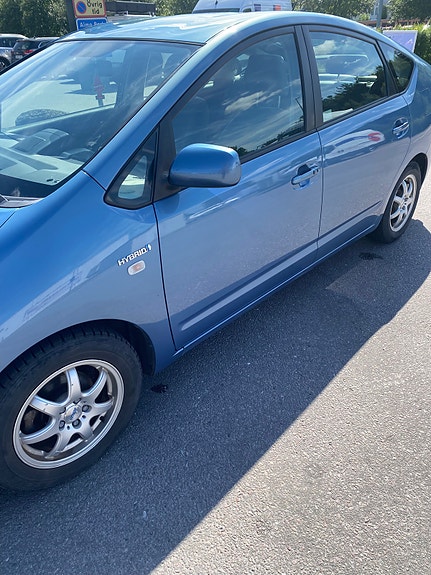 Toyota Prius 9 of 9