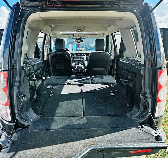 Land Rover Discovery 4 8 of 10