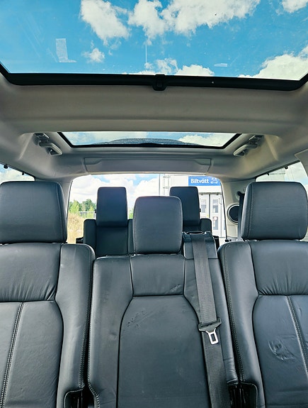 Land Rover Discovery 4 7 of 10