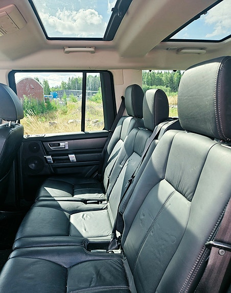 Land Rover Discovery 4 6 of 10