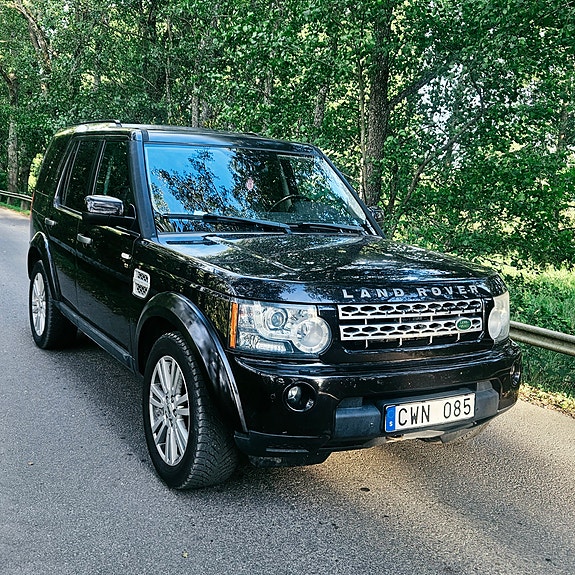 Land Rover Discovery 4 2 of 10