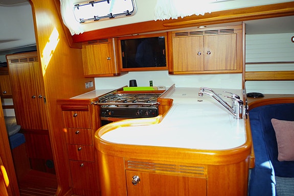 Arcona 430 7 of 24