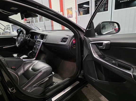 Volvo V60 20 of 30