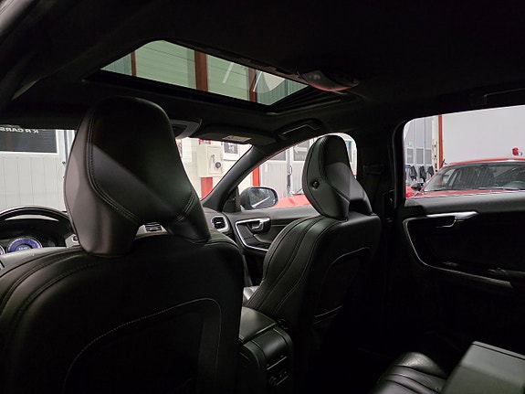 Volvo V60 15 of 30