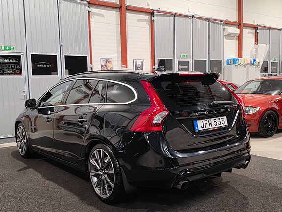 Volvo V60 8 of 30