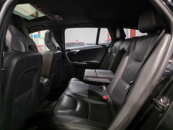 Volvo V60 14 of 30