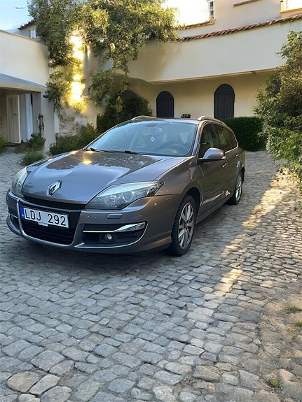 Renault Laguna 2 of 9