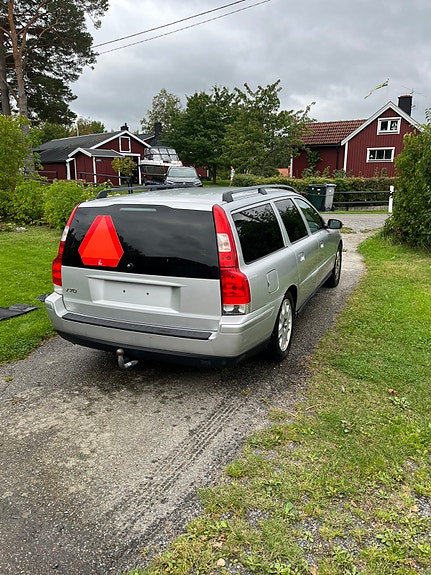 Volvo V70 4 of 8