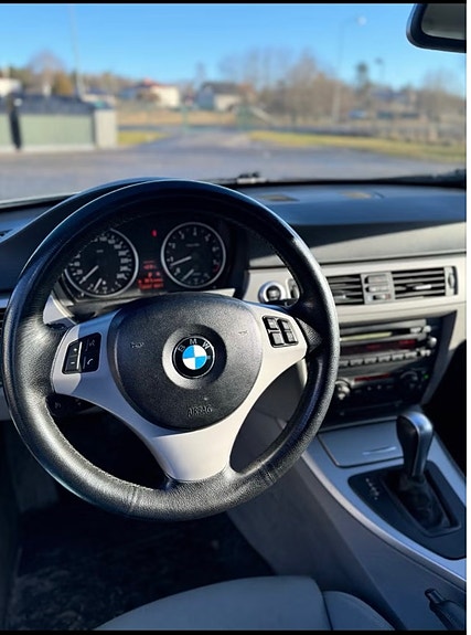 BMW 325i 6 of 7
