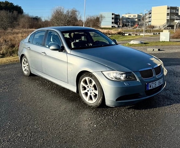BMW 325i 3 of 7