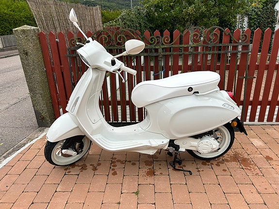 Vespa Sprint 50 2 of 4