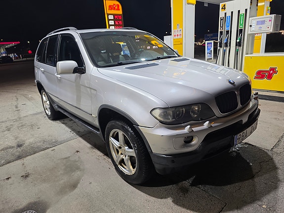 BMW X5 2 of 10