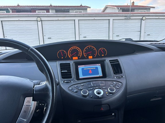 Nissan Primera 4 of 6