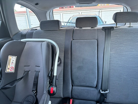 Nissan Primera 5 of 6