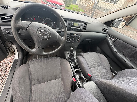 Toyota Corolla 5 of 5