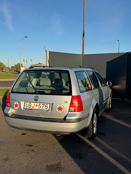 Volkswagen Golf IV 2 of 12