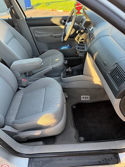 Volkswagen Golf IV 9 of 12