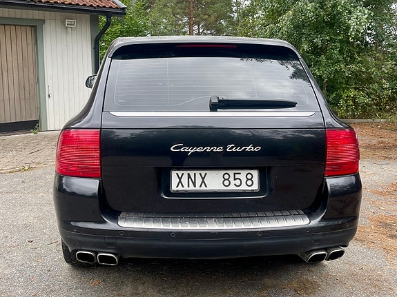 Porsche Cayenne Turbo 4 of 10