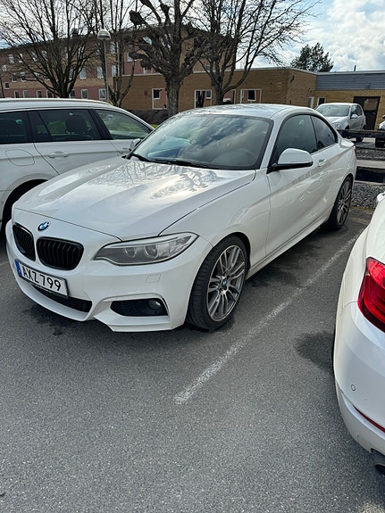 BMW 220d 3 of 9
