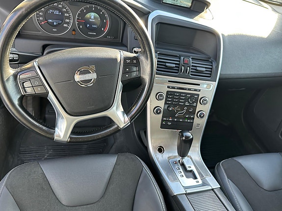 Volvo XC60 5 of 8