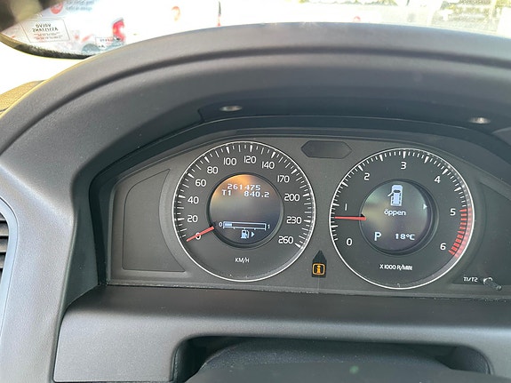 Volvo XC60 6 of 8