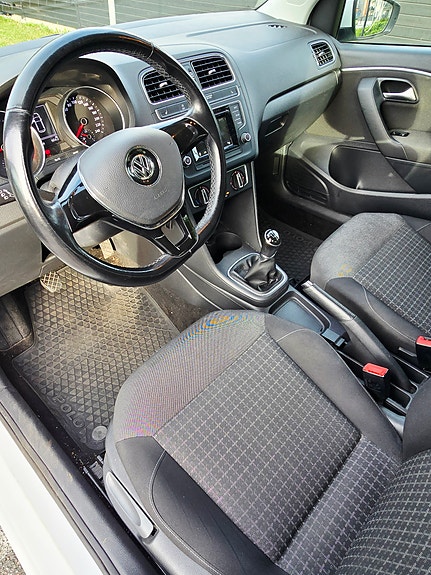 Volkswagen Polo 11 of 14