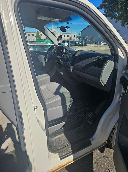 Volkswagen Transporter 2 of 7