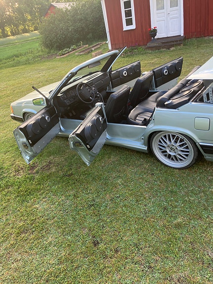 Volvo 740 2 of 3