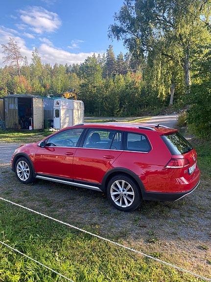 Volkswagen Golf Alltrack 4 of 6