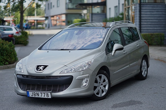 Peugeot 308 SW 2 of 17