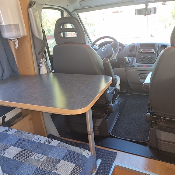 Adria Adriatik 575SP 3 of 6