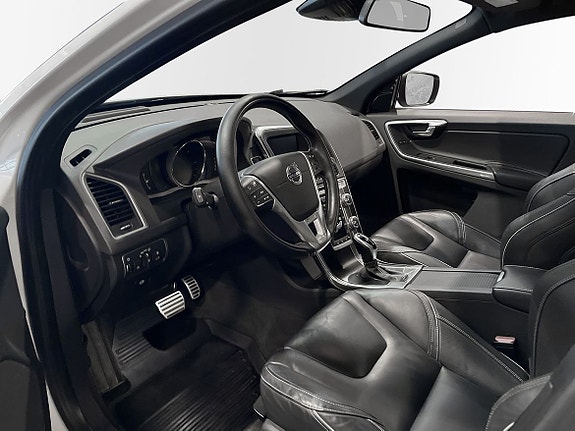 Volvo XC60 7 of 10