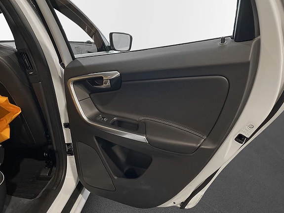 Volvo XC60 8 of 10