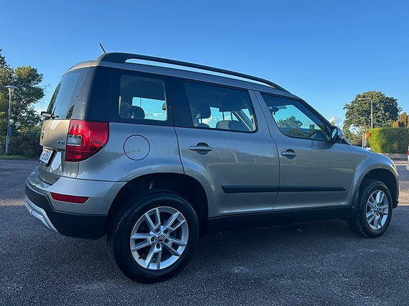 Skoda Yeti Outdoor 2 of 4