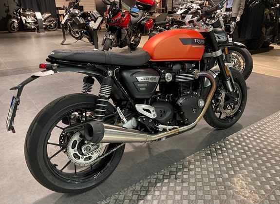 Triumph SPEED TWIN 2 of 2