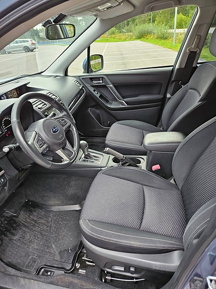 Subaru Forester 8 of 12