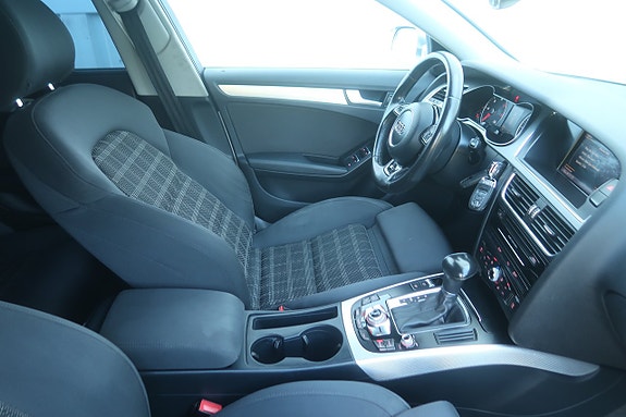 Audi A4 9 of 27