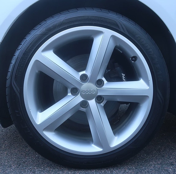 Audi A4 24 of 27