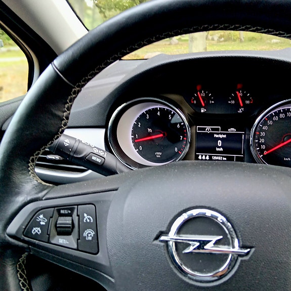 Opel Astra 9 of 10