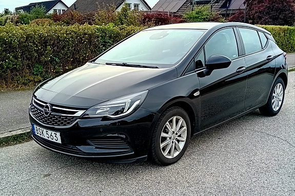 Opel Astra 2 of 10